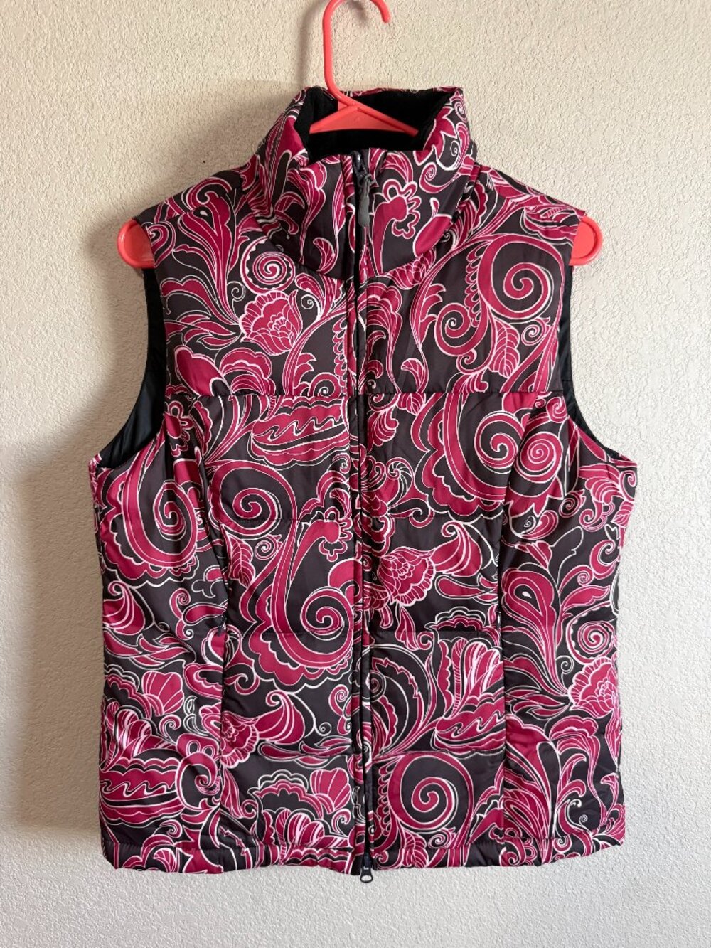 Women's Athleta Black Magenta Paisley Down Puffer Vest Size M